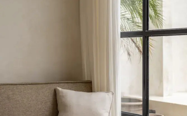 Luxe & Unique Honeymoon Bocami Suites- 2 by Azure