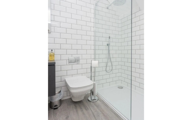 Chic & Newly Refurbished Townhouse in Bath