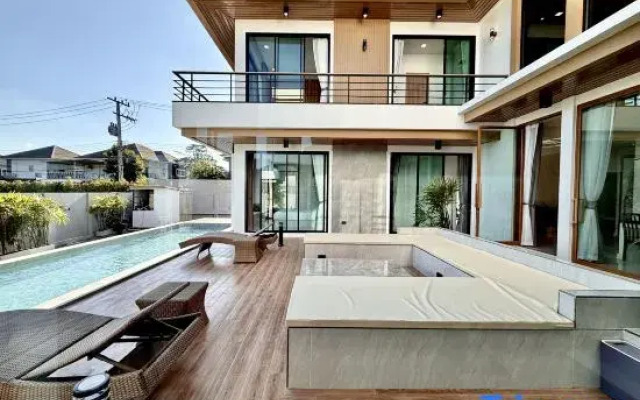 moon swimming pool villa-near the ancient city
