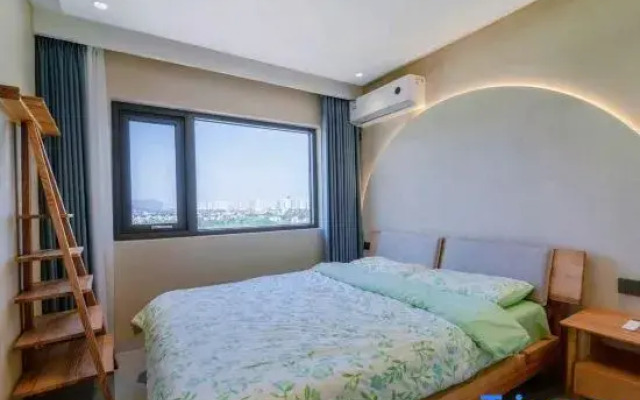 Huizhou Yunqi Theme Apartment (Sanhe Guangchang)