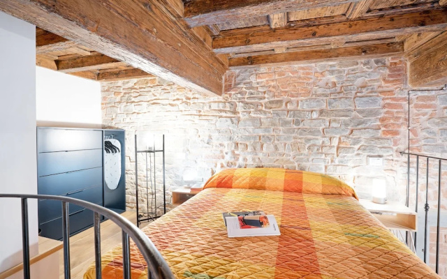 Florence Oltrarno Duplex Apartment