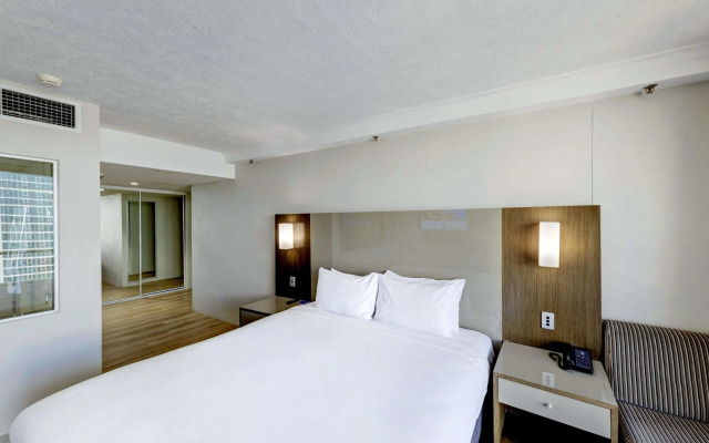 Novotel Surfers Paradise