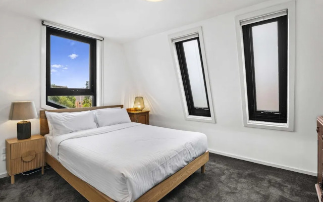 Comfortable 2 Bed Stay With Parking