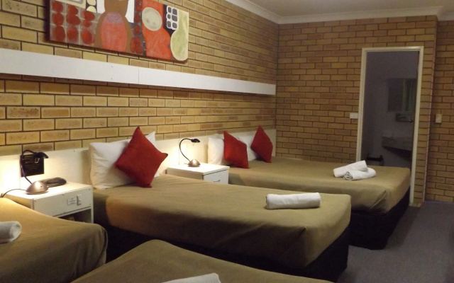 Golden Harvest Motor Inn