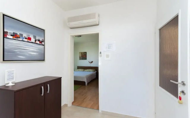 Apartments Near the sea Barbat