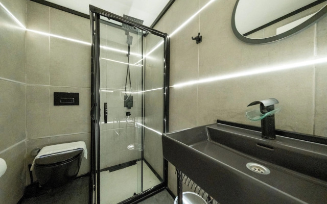 Frame Luxury Apartments