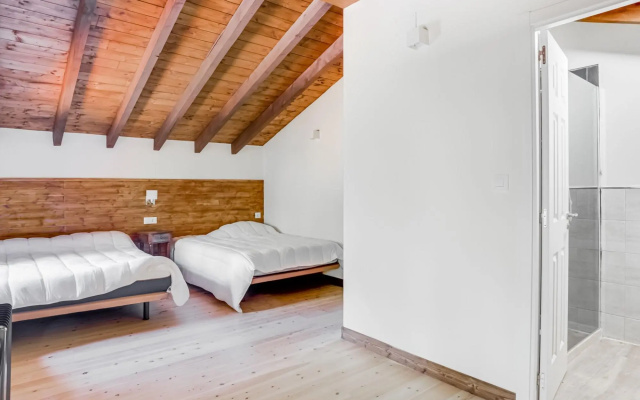 Rustic Holiday Home in Merilla with Valley View