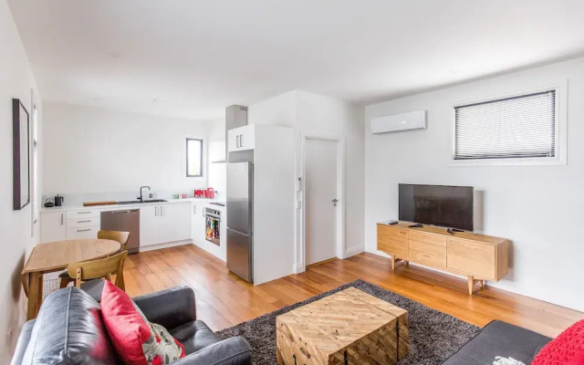 Provincial Apartment 3