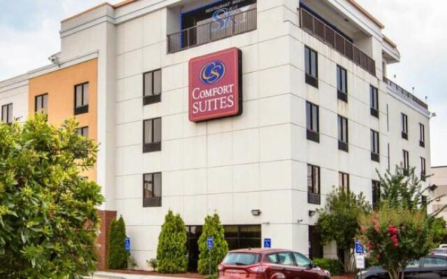 Отель Comfort Suites Atlanta Airport вид на фасад
