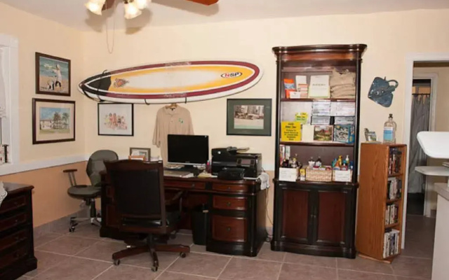 Manta Ray Inn
