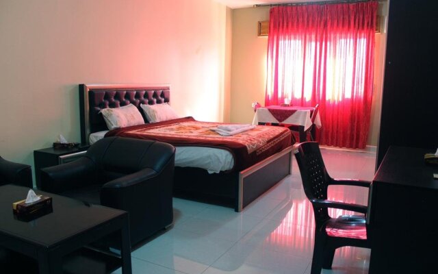 Sara Crown Hotel