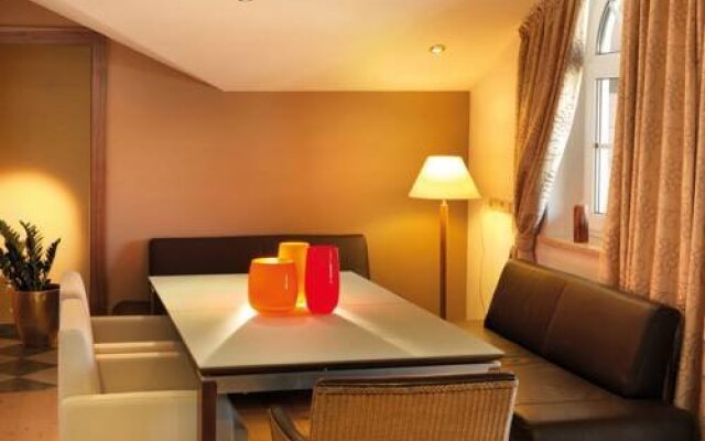 Hotel Rothirsch by Skinetworks комната для гостей