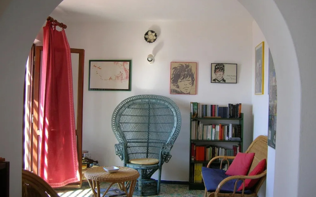 Casa dels Misteris a terrace on sea