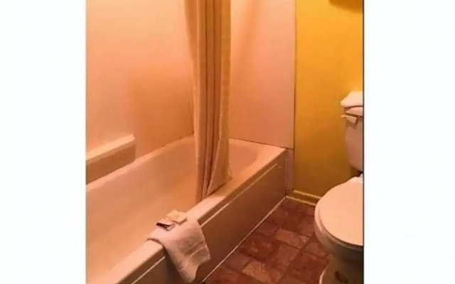 Country Club Inn