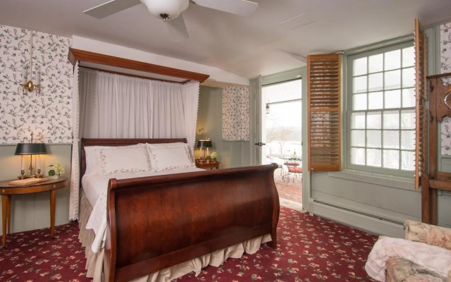 Peach Grove Inn