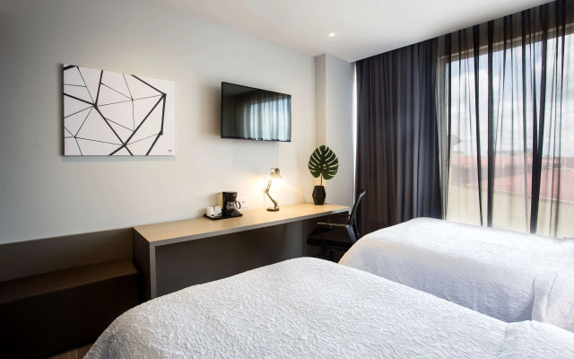 Hampton by Hilton David