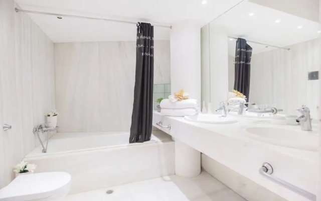 Perfect Athenian Villa