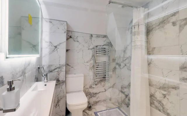 master accommodation suite 11 sea view