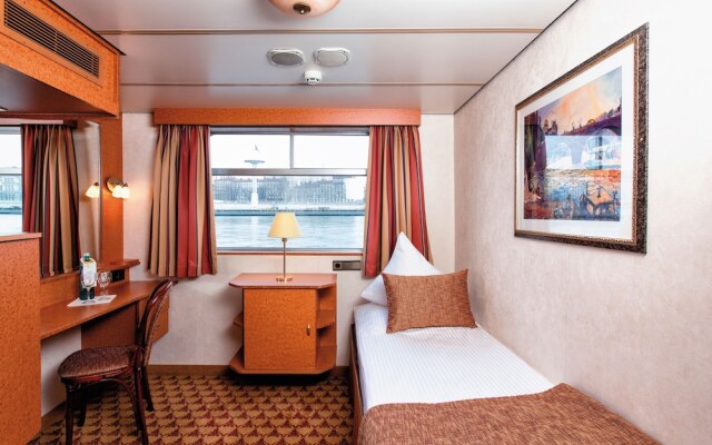 Отель Crossgates Hotelship 3 Star - Messe - Köln Германия, Кёльн - отзывы, цены и фото номеров - забронировать отель Crossgates Hotelship 3 Star - Messe - Köln онлайн комната для гостей
