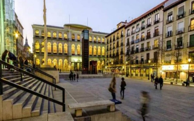 Отель MC YOLO Apartamento Museo Reina Sofia II Испания, Мадрид - отзывы, цены и фото номеров - забронировать отель MC YOLO Apartamento Museo Reina Sofia II онлайн вид на фасад