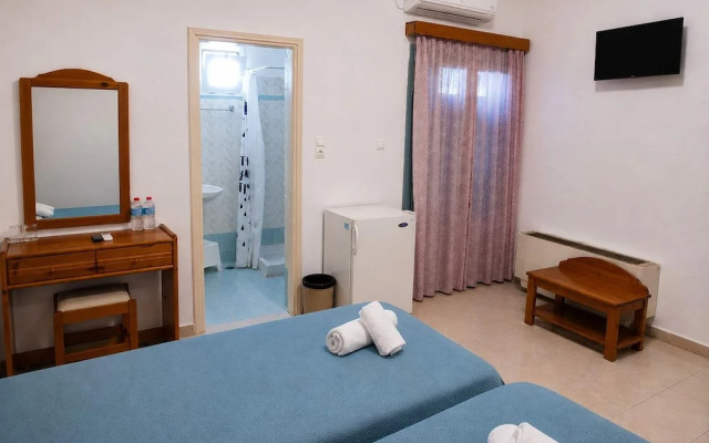 Hotel Elena - Cozy Seaside Twin Suite in Skyros