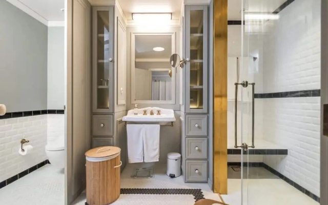 Luxury Oceanfront Apt Reid s Gardens