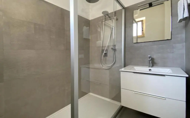Maresole Apartments