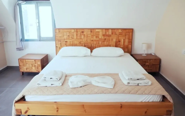 Leon Lux Apartments