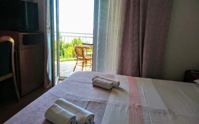 Hotel Ema