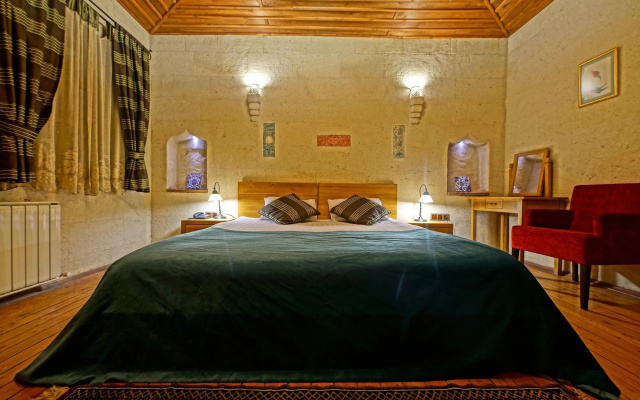 La Casa Cave