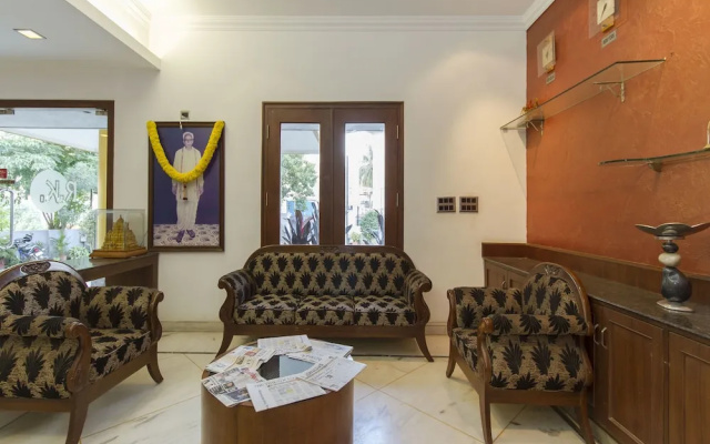OYO 18762 Vaishnavi Residency