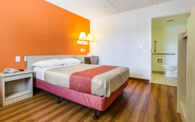 Motel 6 Phoenix Tempe - Priest Drive - Arizona State University