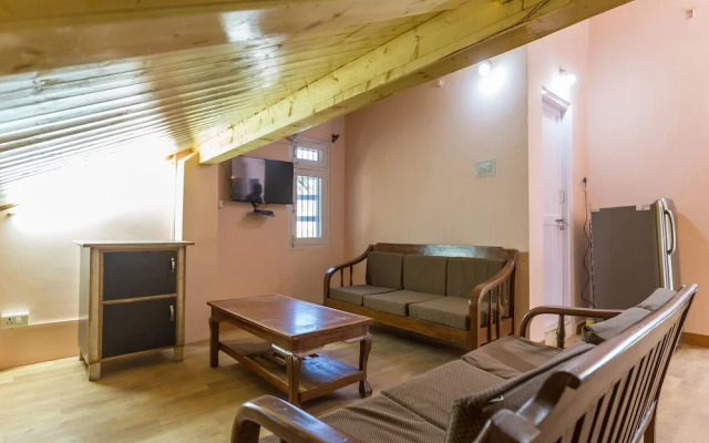 OYO 12430 Home 2BHKPine Tree Valley Chotta Shimla