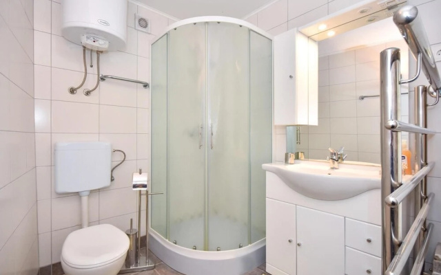 Awesome Home in Lokva Rogoznica With Wifi and 4 Bedrooms