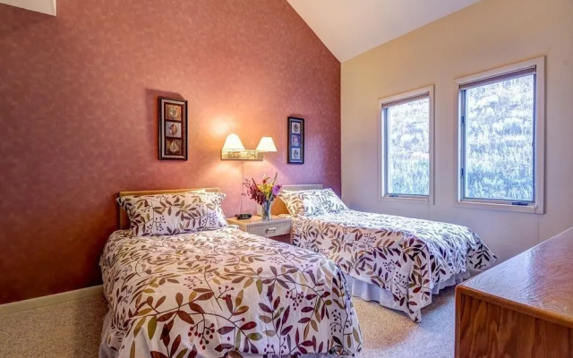 1115 Lowell Avenue 4 Bedroom Condo
