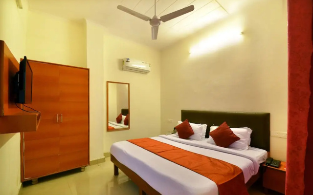 OYO 7372 Platinum Inn