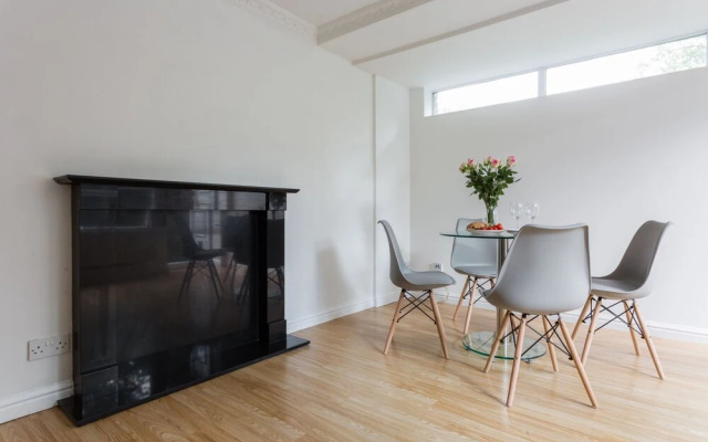 2 Bedroom Flat In Hammersmith Near The Thames