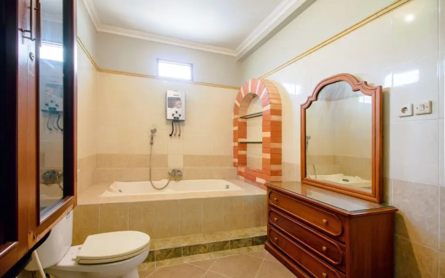 The Doctor'S Guest House by Oyo Rooms
