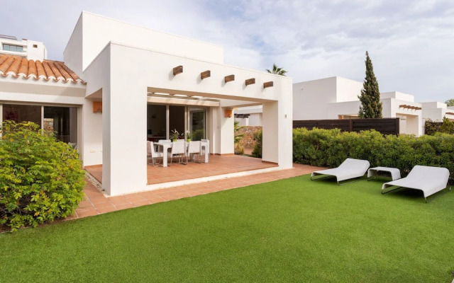 Classy Holiday Home in Orihuela With Garden