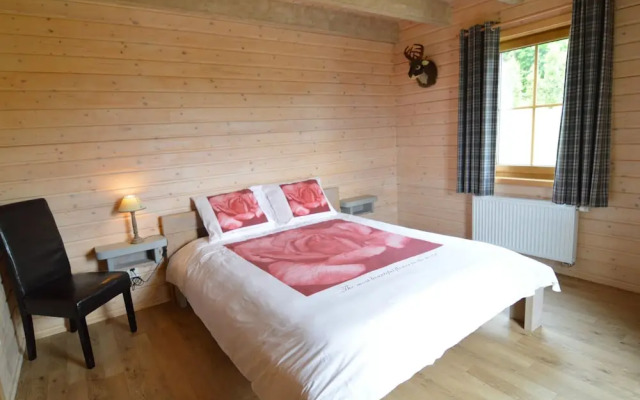 Sumptuous Chalet in Septon with Sauna & Hot Tub