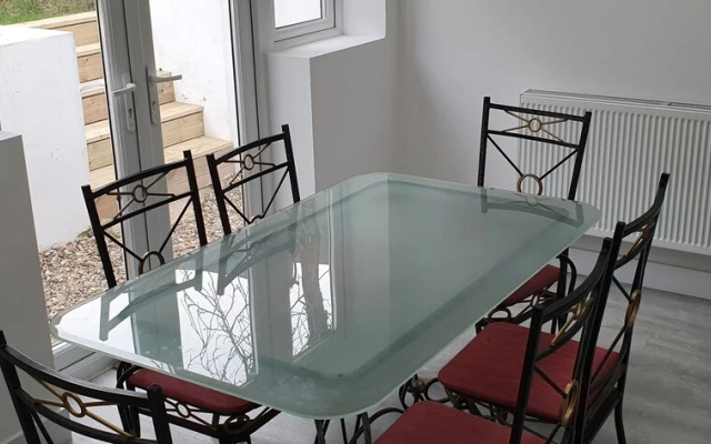 Modern Rochester 3 Bed House