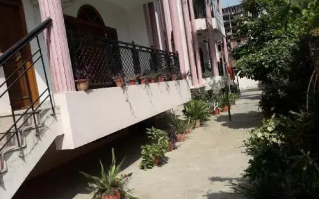 H B HomeStay