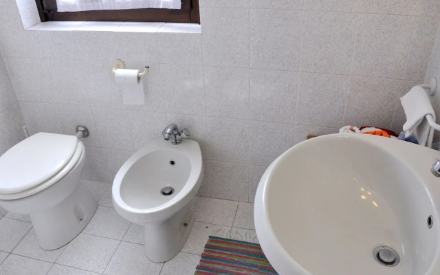 Newly Renovated Holiday Home With Scenic Hill-view