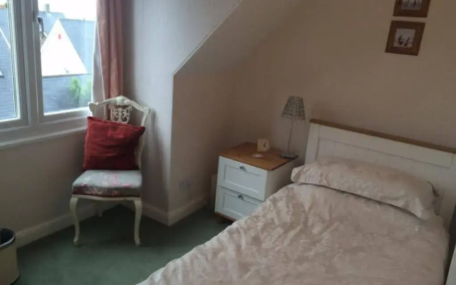 Hillcrest House Bed & Breakfast