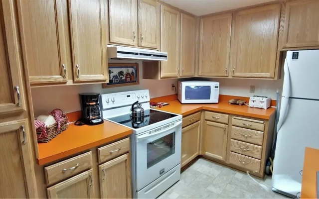 Tennis Village 3 2 Bedroom Apts