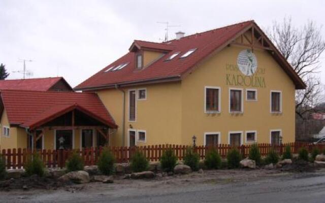 Отель Golf Hotel Karolina Чехия, Карловы Вары - отзывы, цены и фото номеров - забронировать отель Golf Hotel Karolina онлайн вид на фасад