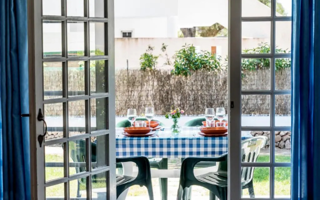 Apartamentos Las Brisas I & II