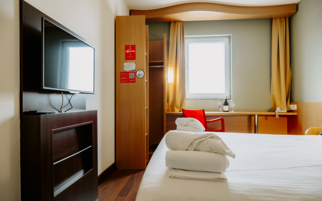 Ibis Sofia Airport