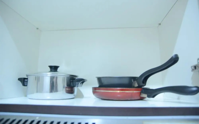 Near Shopping Center 1BR Cosmo Residence Apartmen