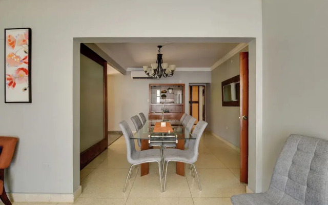Private Heated Pool: Walk to Isla Verde Beach